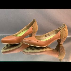 Terra Plana leather kitten heel pumps size 7.5.